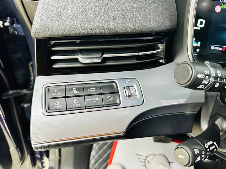 Roewe iMax 8 2022 2022款 400TGI 尊荣版