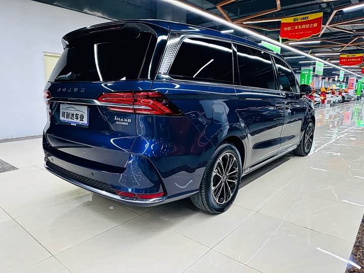 Roewe iMax 8 2022 2022款 400TGI 尊荣版