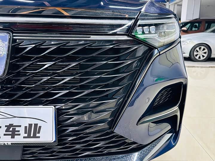 Roewe iMax 8 2022 2022款 400TGI 尊荣版