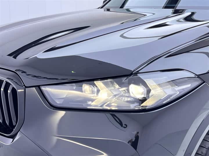 BMW X5 2025 2025款 xDrive 30Li 尊享型M运动曜夜套装