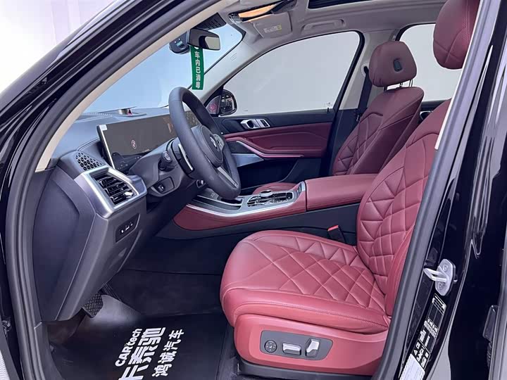 BMW X5 2025 2025款 xDrive 30Li 尊享型M运动曜夜套装