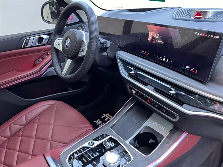BMW X5 2025 2025款 xDrive 30Li 尊享型M运动曜夜套装