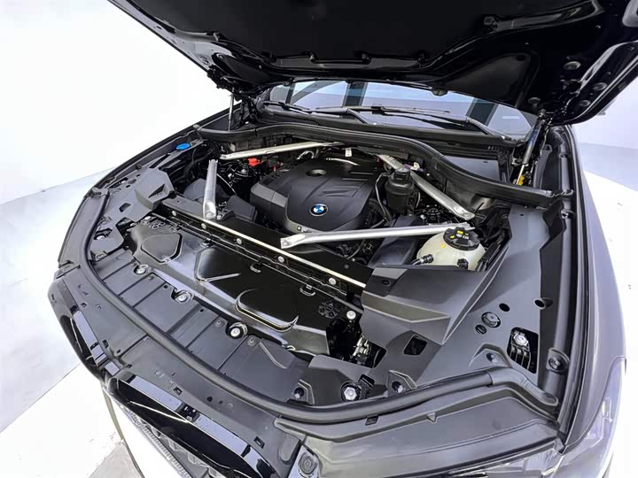 BMW X5 2025 2025款 xDrive 30Li 尊享型M运动曜夜套装