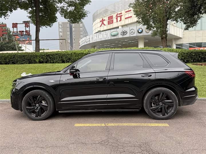 Volkswagen Touareg 2022 2022款 3.0TSI 锐享版 曜黑运动套装