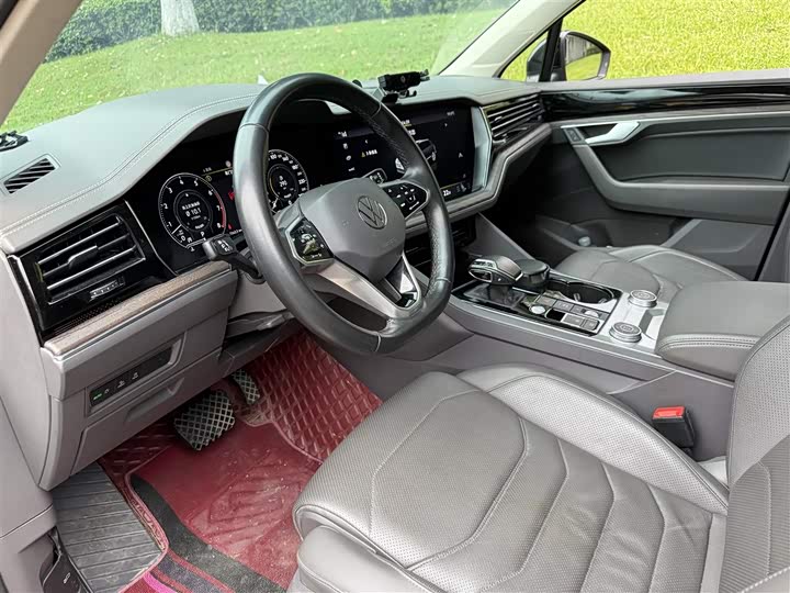 Volkswagen Touareg 2022 2022款 3.0TSI 锐享版 曜黑运动套装