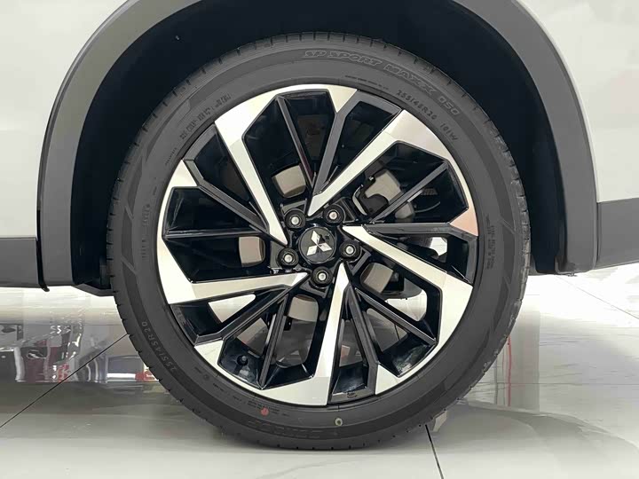 Mitsubishi Outlander 2023 2023款 1.5T CVT四驱尊享版 5座