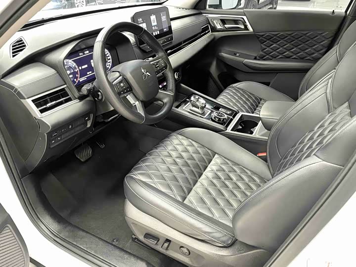 Mitsubishi Outlander 2023 2023款 1.5T CVT四驱尊享版 5座