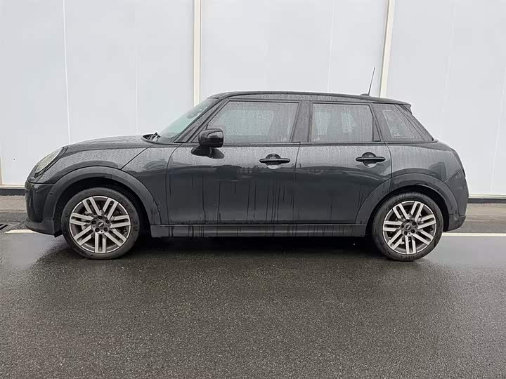 Mini Mini 2025 2025款 1.5T COOPER 经典派 五门版