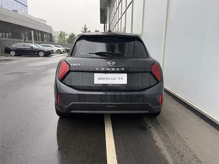 Mini Mini 2025 2025款 1.5T COOPER 经典派 五门版