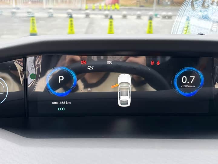 Changan UNI-V 2025 2025款 1.5T 500Bar尊贵运动型