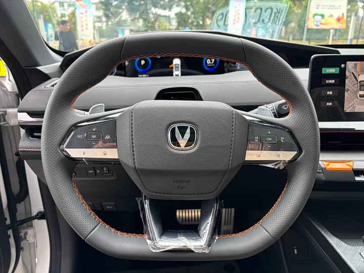 Changan UNI-V 2025 2025款 1.5T 500Bar尊贵运动型