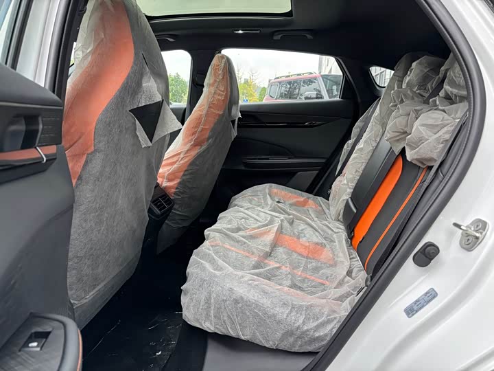 Changan UNI-V 2025 2025款 1.5T 500Bar尊贵运动型