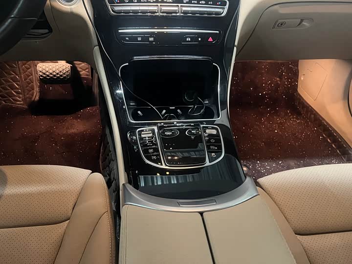 Mercedes-Benz GLC-Class Coupe 2023 2023款 GLC 260 4MATIC 轿跑SUV