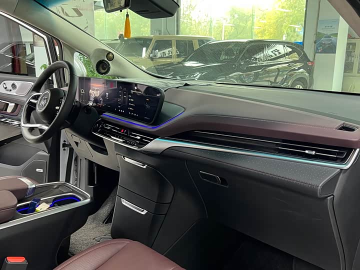 Buick GL8 Century 2025 2025款 2.0T 六座蕴世版