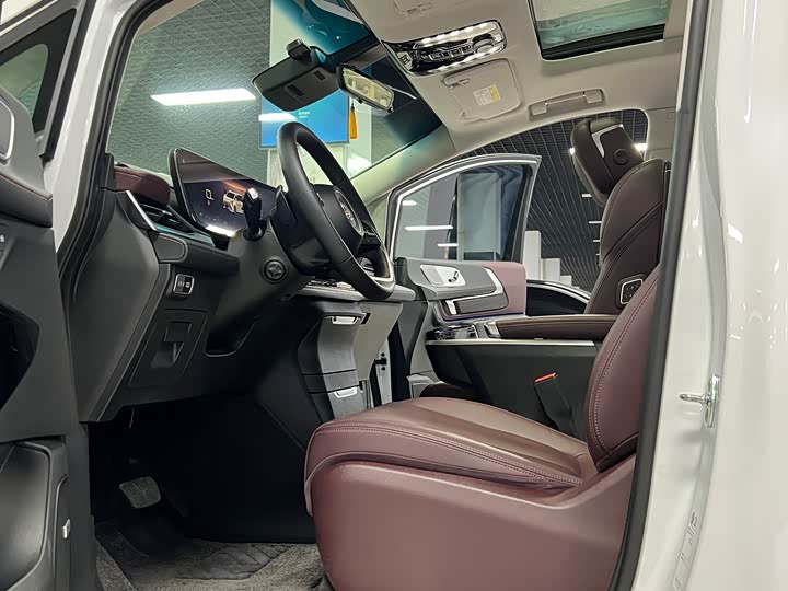 Buick GL8 Century 2025 2025款 2.0T 六座蕴世版