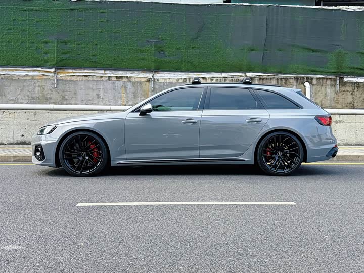 Audi RS 4 2022 2022款 RS4 Avant 黑曜版