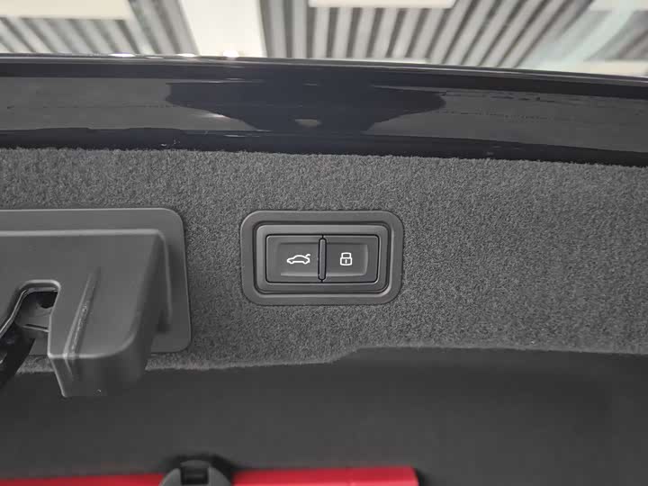 Audi A8 2024 2024款 A8L 50 TFSI quattro 臻选型