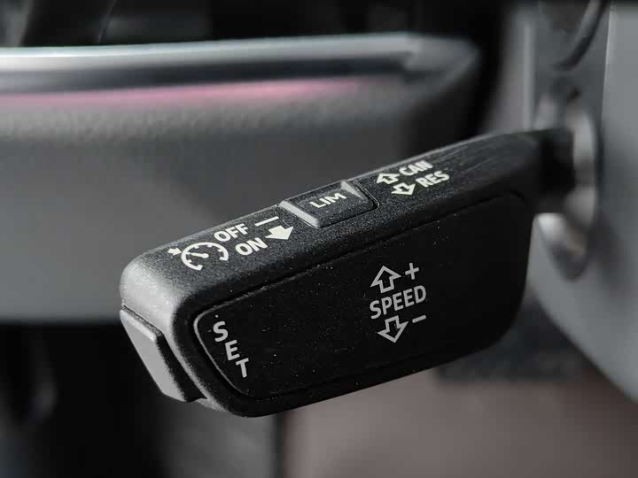 Audi A8 2024 2024款 A8L 50 TFSI quattro 臻选型