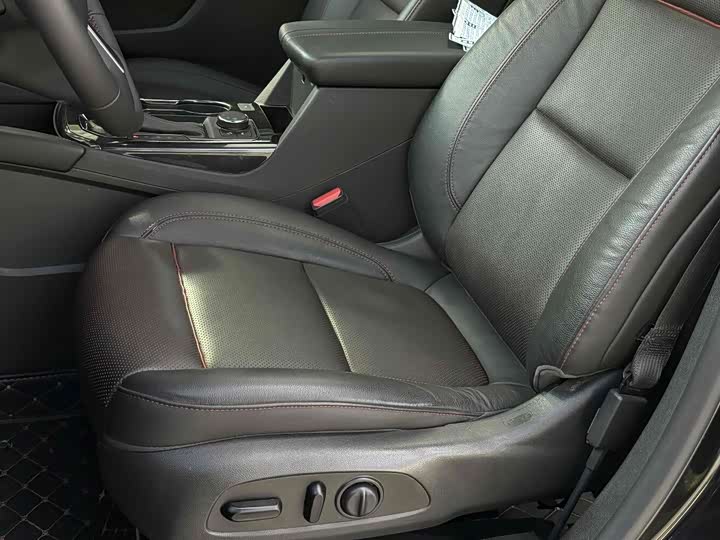 Chevrolet Blazer 2020 2020款 RS 650T 四驱7座 悍版