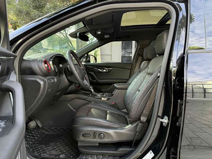 Chevrolet Blazer 2020 2020款 RS 650T 四驱7座 悍版