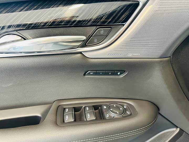 Cadillac XT6 2022 2022款 2.0T 六座两驱豪华型