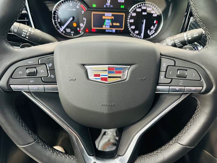 Cadillac XT6 2022 2022款 2.0T 六座两驱豪华型