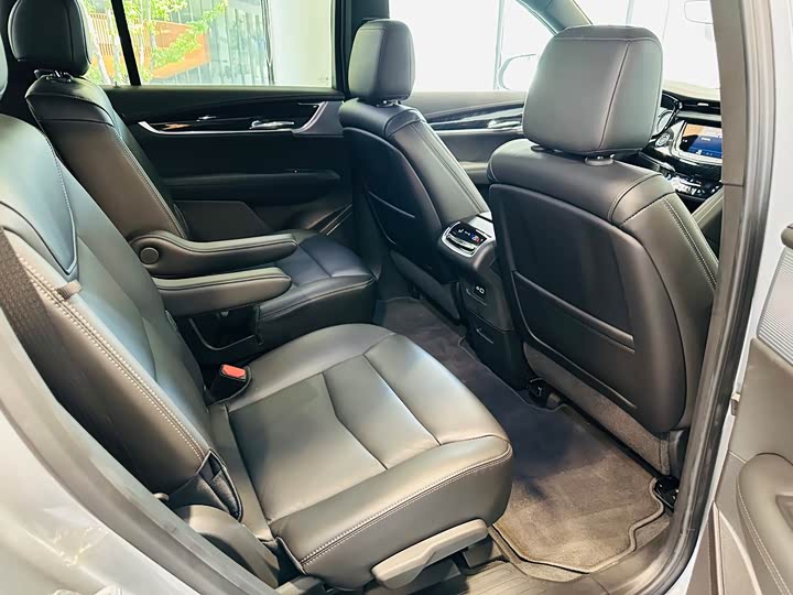 Cadillac XT6 2022 2022款 2.0T 六座两驱豪华型