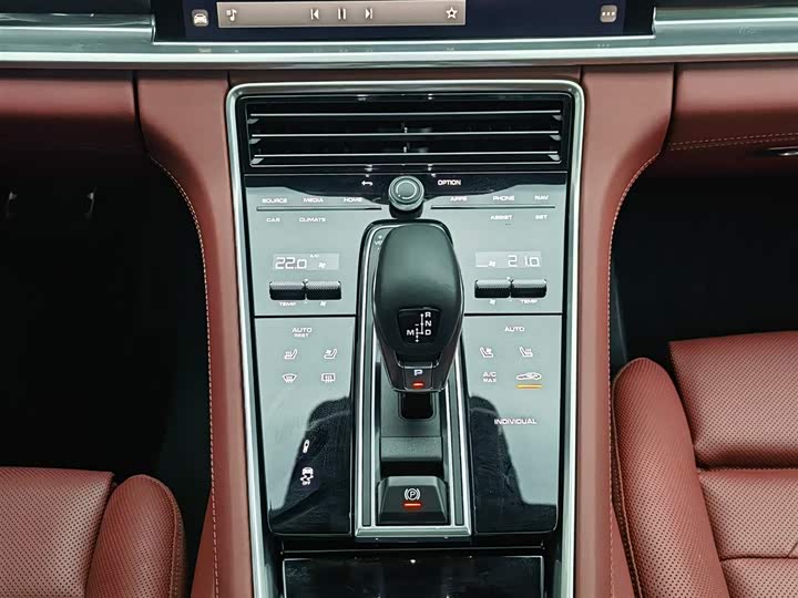 Porsche Panamera Hybrid 2023 2023款 改款 Panamera 4 E-Hybrid 铂金版 2.9T