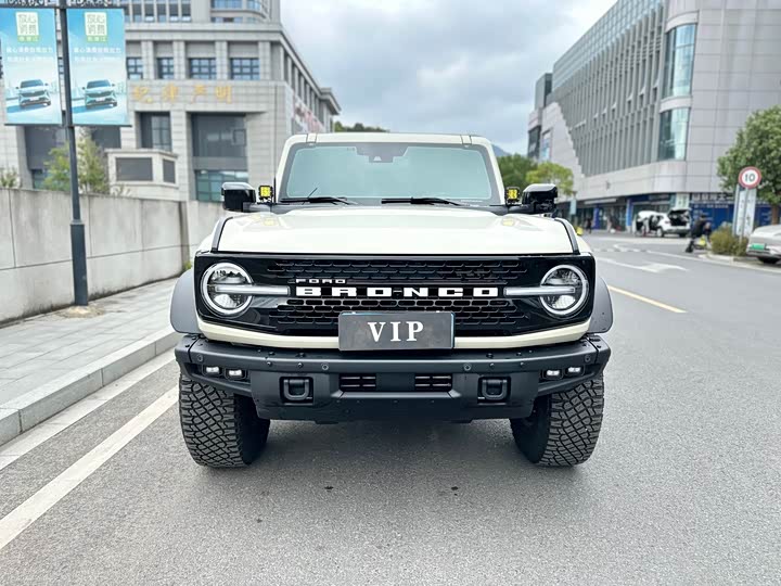Ford Bronco 2024 2024款 2.3T 荒地
