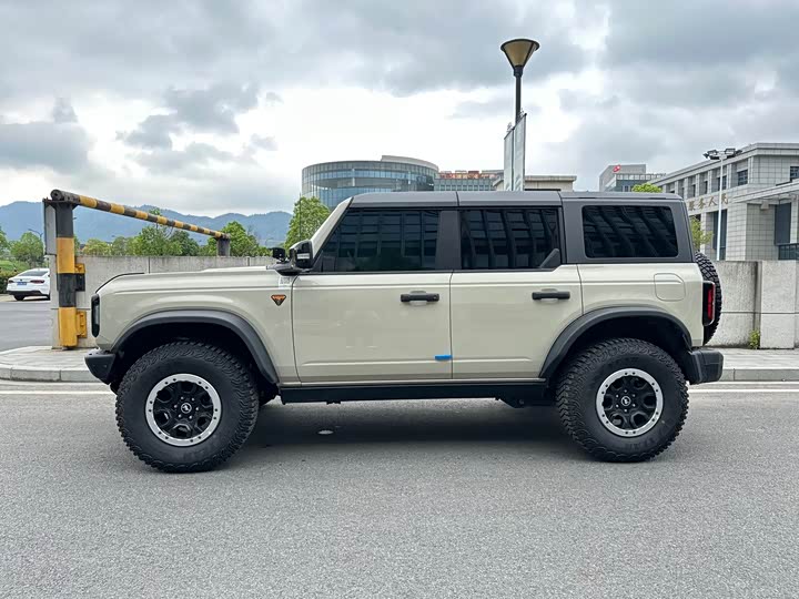 Ford Bronco 2024 2024款 2.3T 荒地