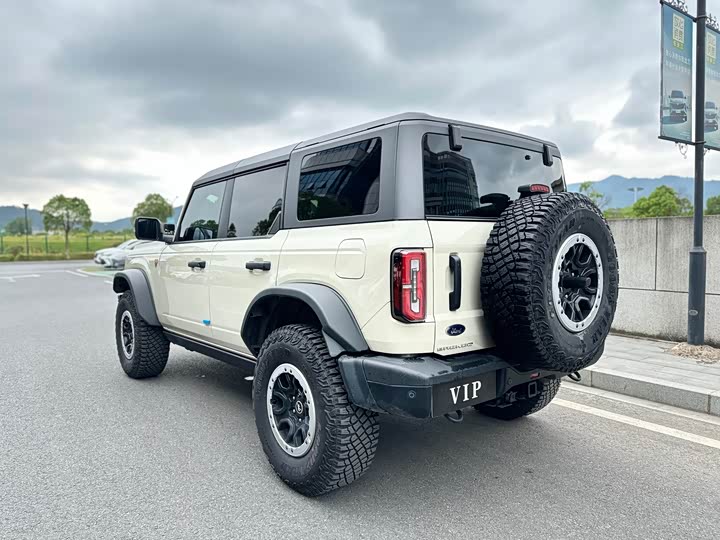 Ford Bronco 2024 2024款 2.3T 荒地