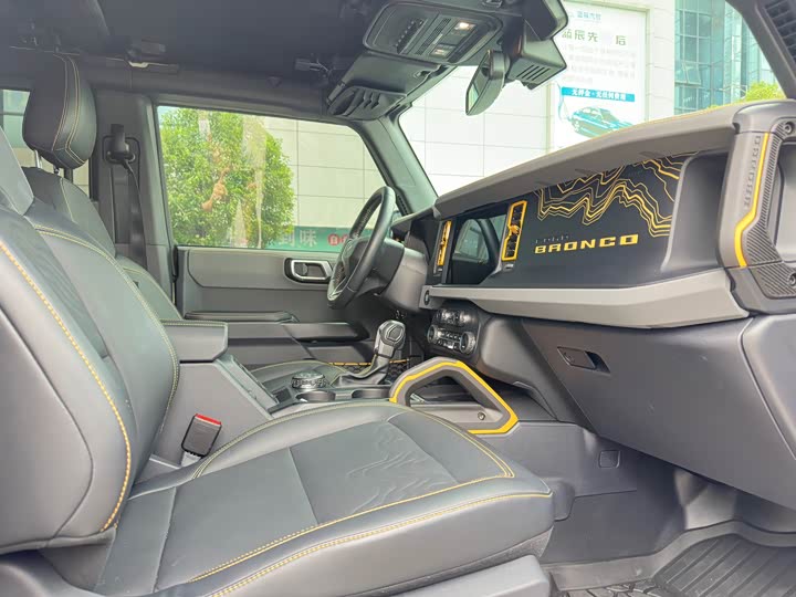 Ford Bronco 2024 2024款 2.3T 荒地