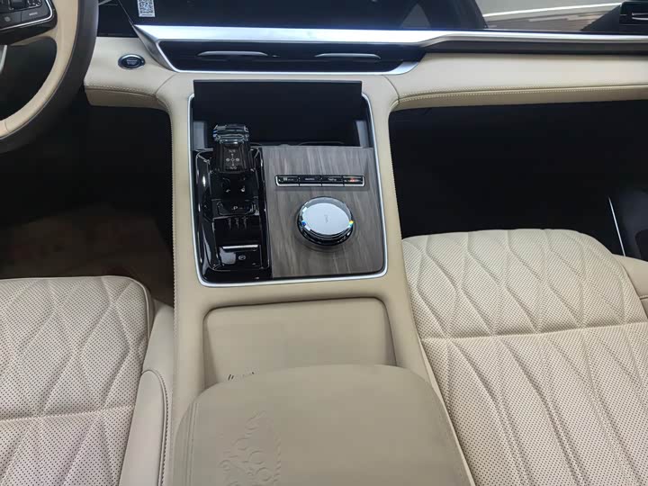 Geely Monjaro 2025 2025款 东方曜 2.0TD 自动四驱望月版