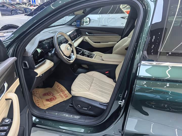 Geely Monjaro 2025 2025款 东方曜 2.0TD 自动四驱望月版