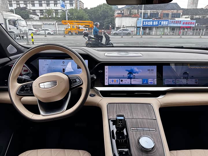 Geely Monjaro 2025 2025款 东方曜 2.0TD 自动四驱望月版