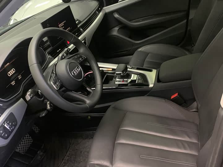 Audi A4 2022 2022款 Avant 40 TFSI 时尚致雅型