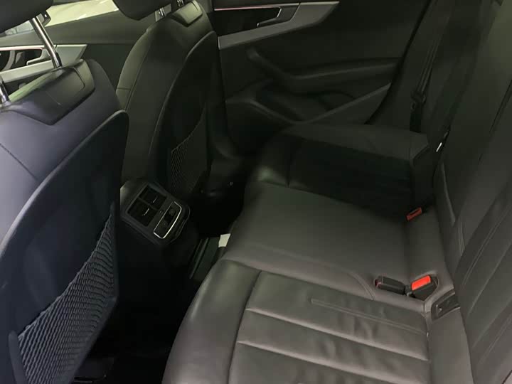 Audi A4 2022 2022款 Avant 40 TFSI 时尚致雅型