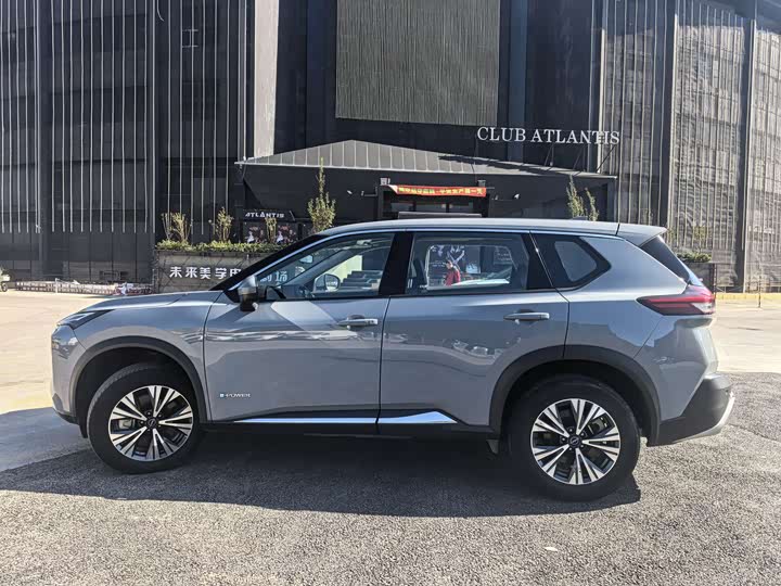 Nissan X-Trail 2023 2023款 e-POWER 超混双电机四驱豪华版