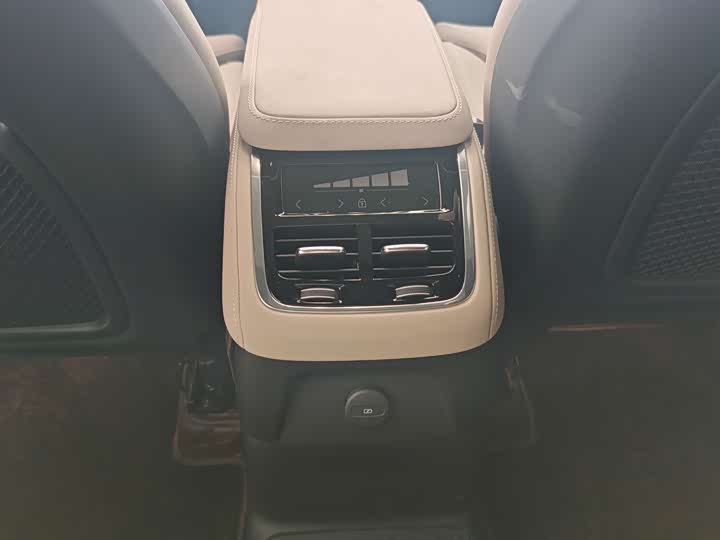 Volvo XC90 Hybrid 2025 2025款 改款 T8 智远豪华版 7座