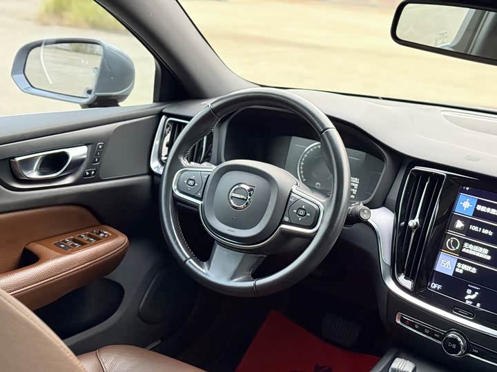 Volvo V60 2021 2021款 B4 智逸豪华版