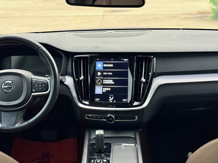 Volvo V60 2021 2021款 B4 智逸豪华版