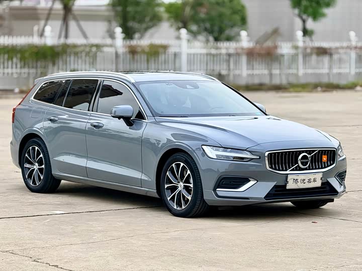 Volvo V60 2021 2021款 B4 智逸豪华版