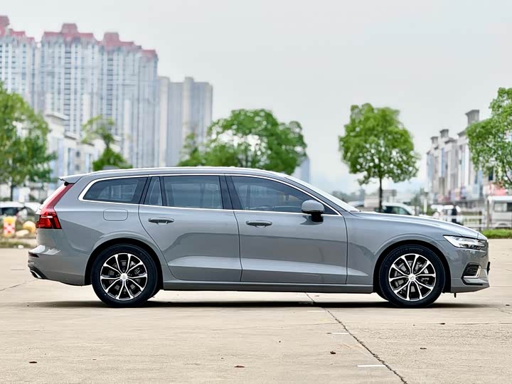 Volvo V60 2021 2021款 B4 智逸豪华版