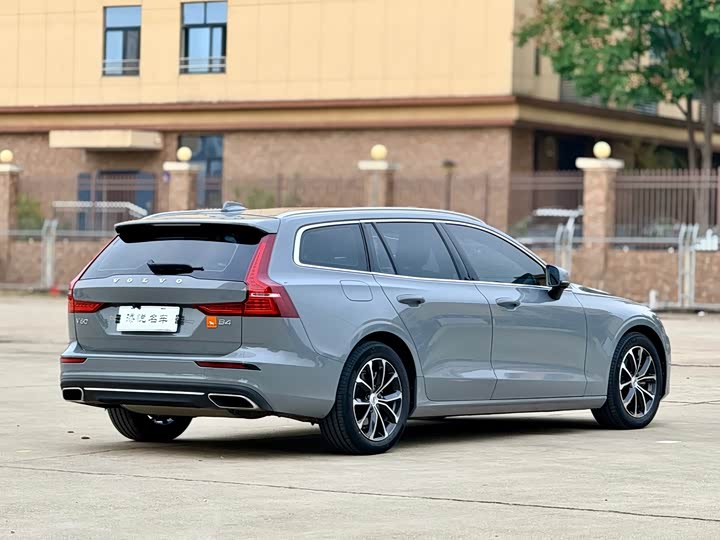 Volvo V60 2021 2021款 B4 智逸豪华版