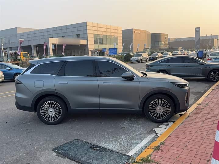 Chery Tiggo 8L 2024 2024款 2.0T 两驱尊贵版 5座