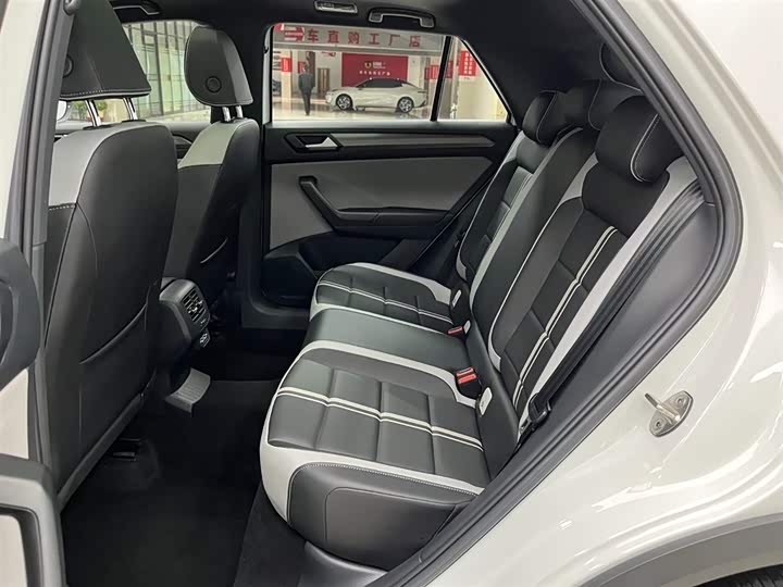 Volkswagen T-Roc 2023 2023款 300TSI DSG两驱星光版