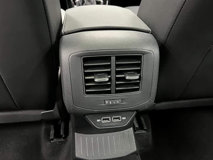 Volkswagen T-Roc 2023 2023款 300TSI DSG两驱星光版