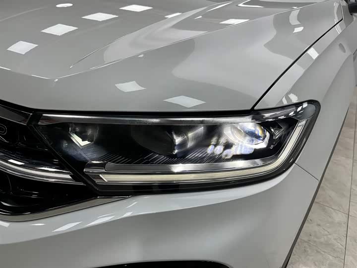 Volkswagen T-Roc 2023 2023款 300TSI DSG两驱星光版