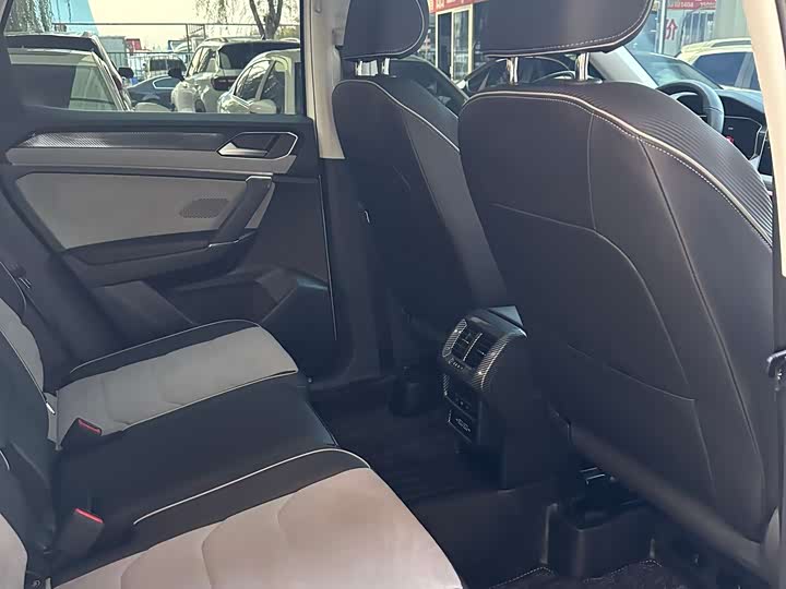 Volkswagen Tayron X 2023 2023款 330TSI 两驱旗舰智慧版