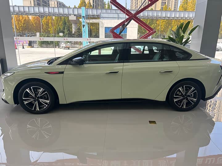 Hongqi EH7 2025 2025款 600 智选版